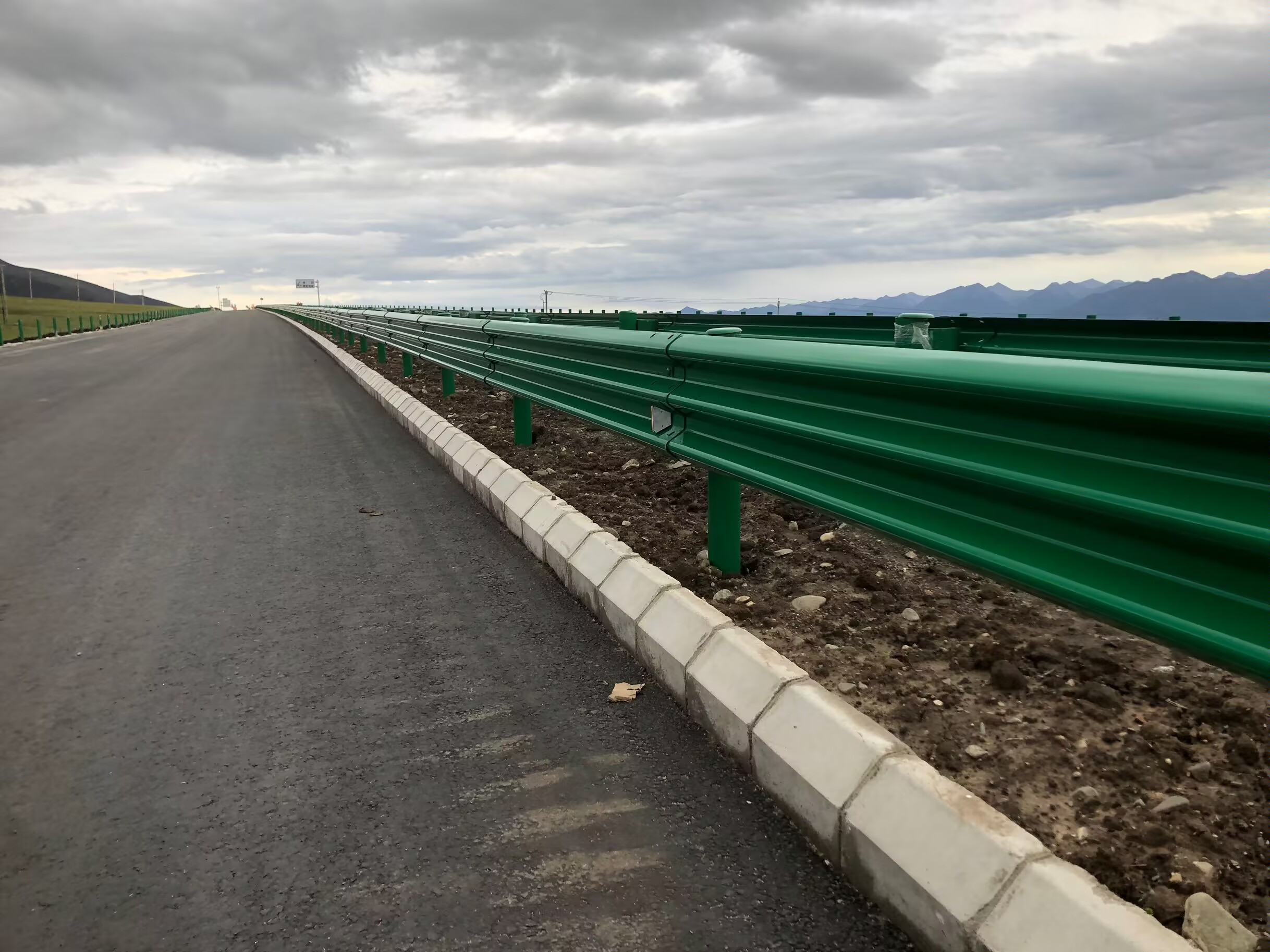 武义县乡村公路波形护栏波形护栏立柱 - 推荐